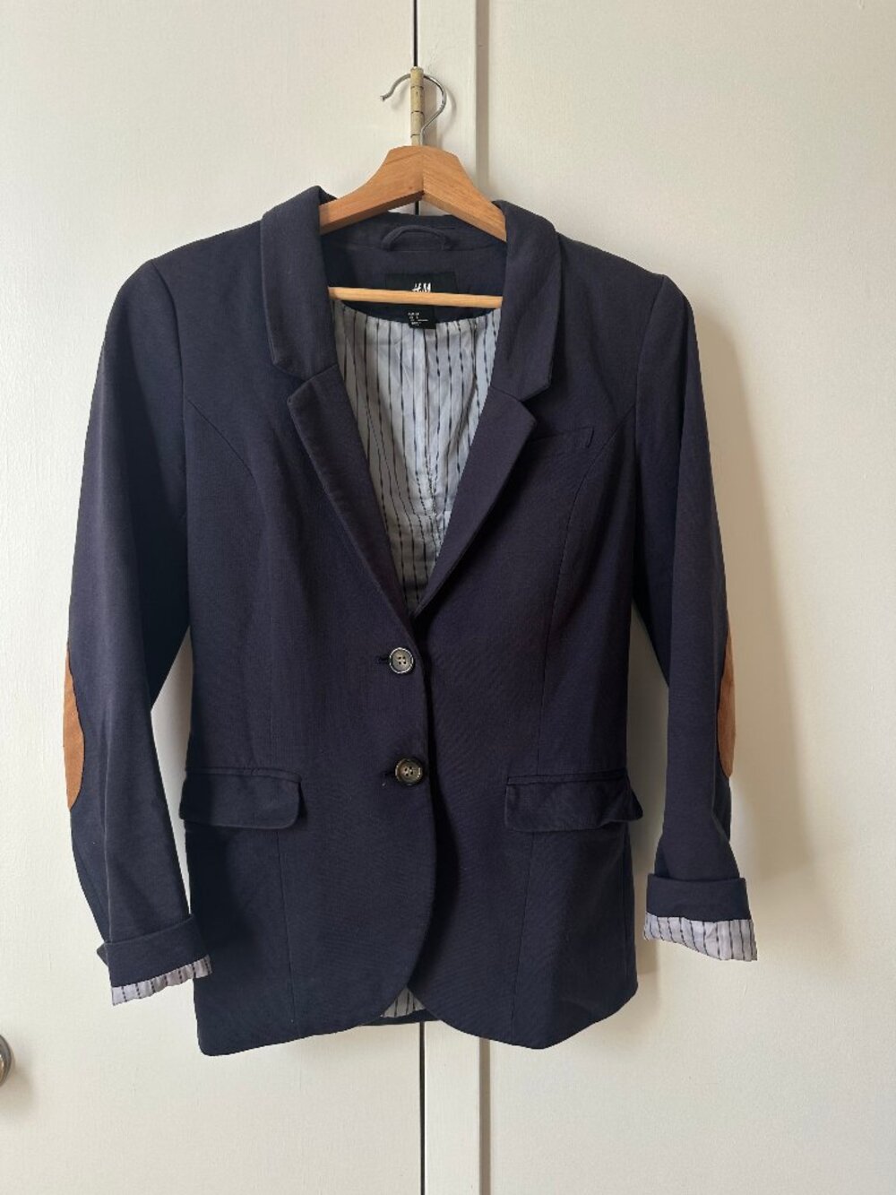 Blue blazer with patches from H&M